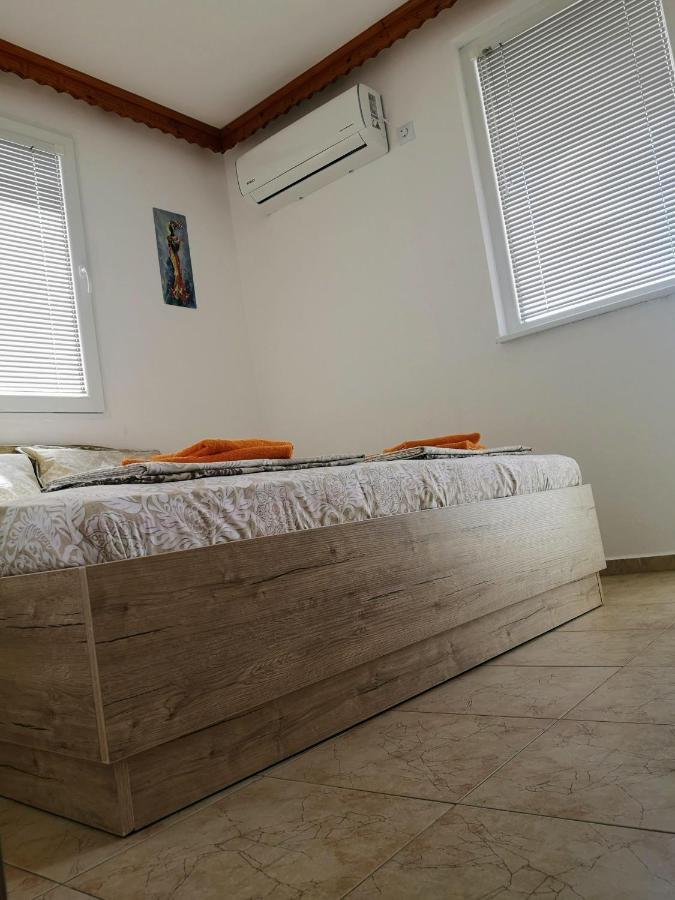 Apartment Elvira Chernomorets Bagian luar foto