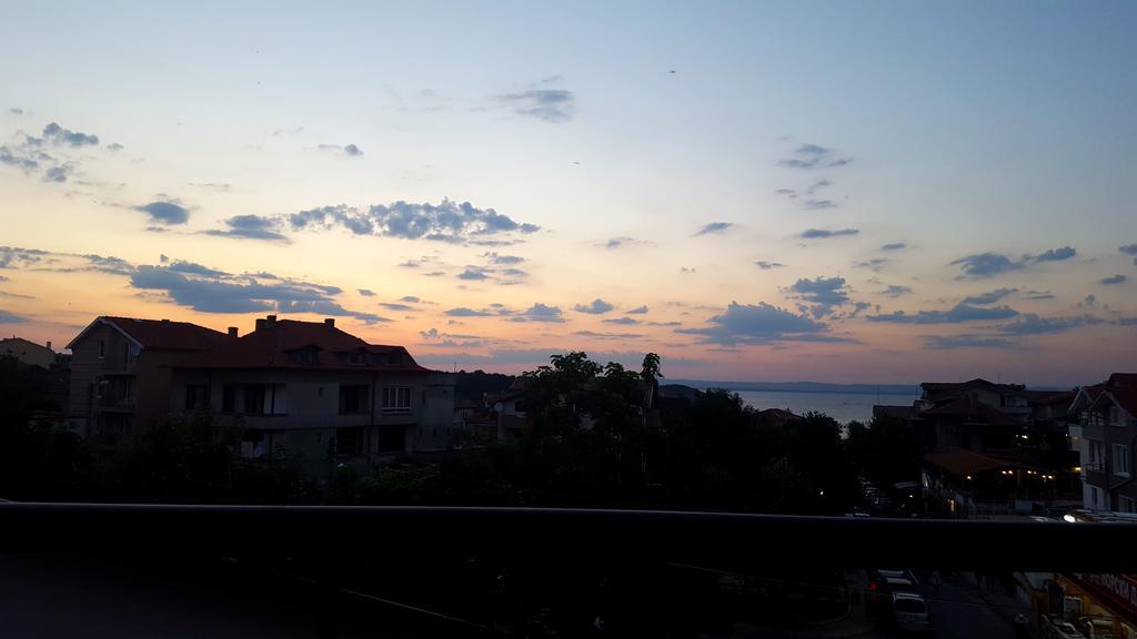 Apartment Elvira Chernomorets Bagian luar foto